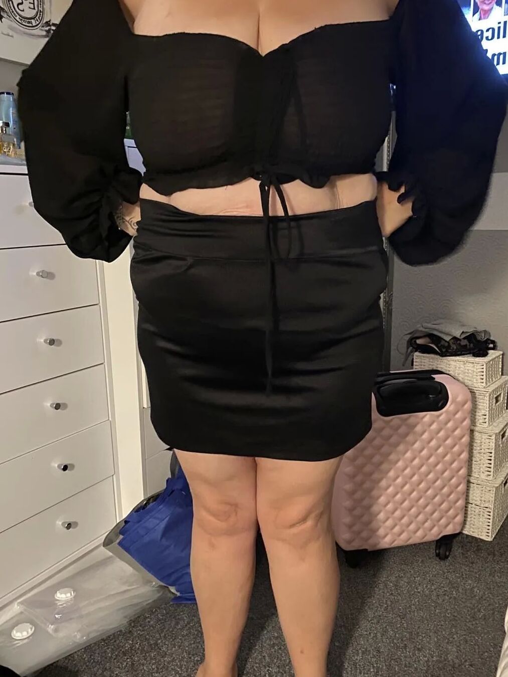 Sexy milf getting ready to be fucked