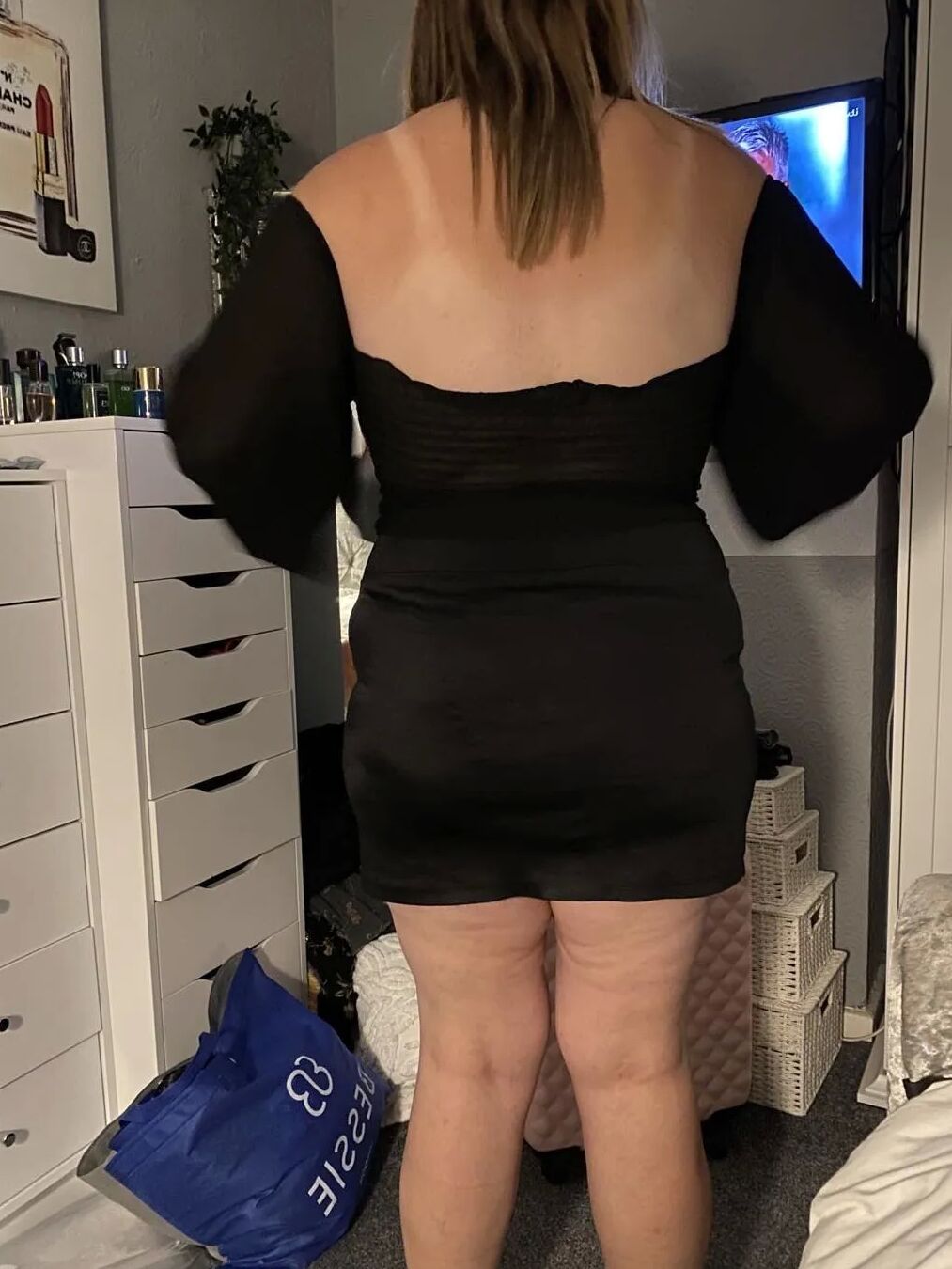 Sexy milf getting ready to be fucked