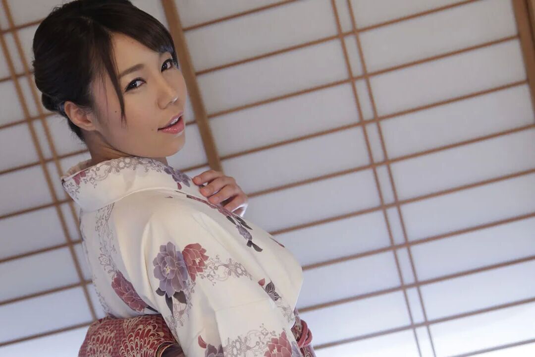 Sara Saijo :: Healthy Body As A Luxury Piledriver - CARIBBEA