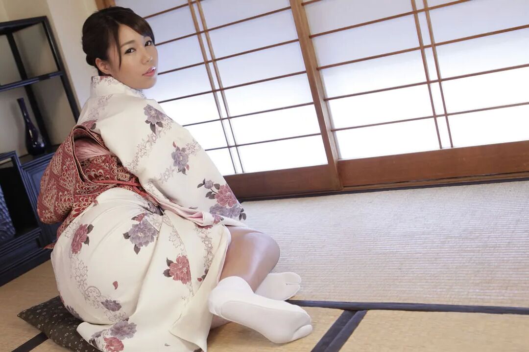 Sara Saijo :: Healthy Body As A Luxury Piledriver - CARIBBEA