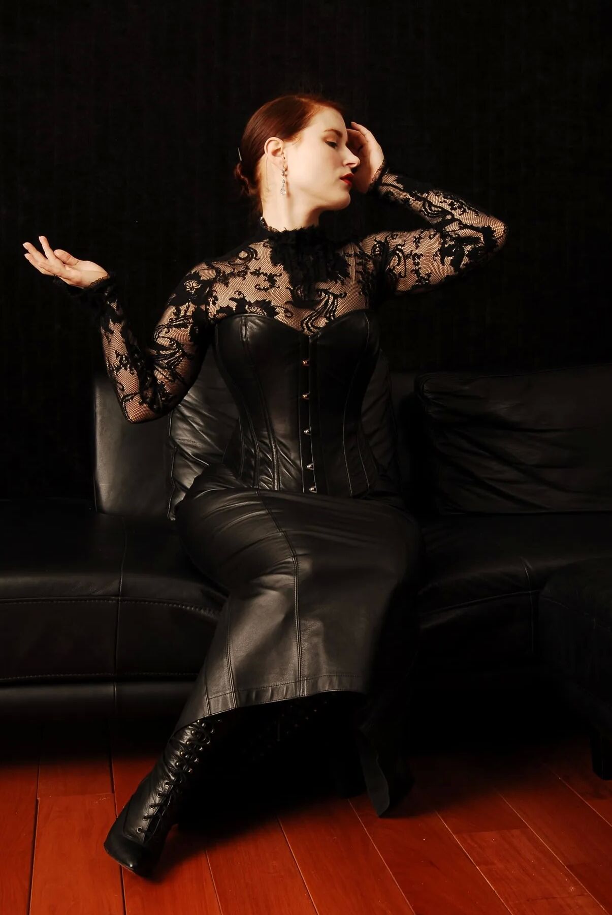 Leather Mistress – Femdom Photos
