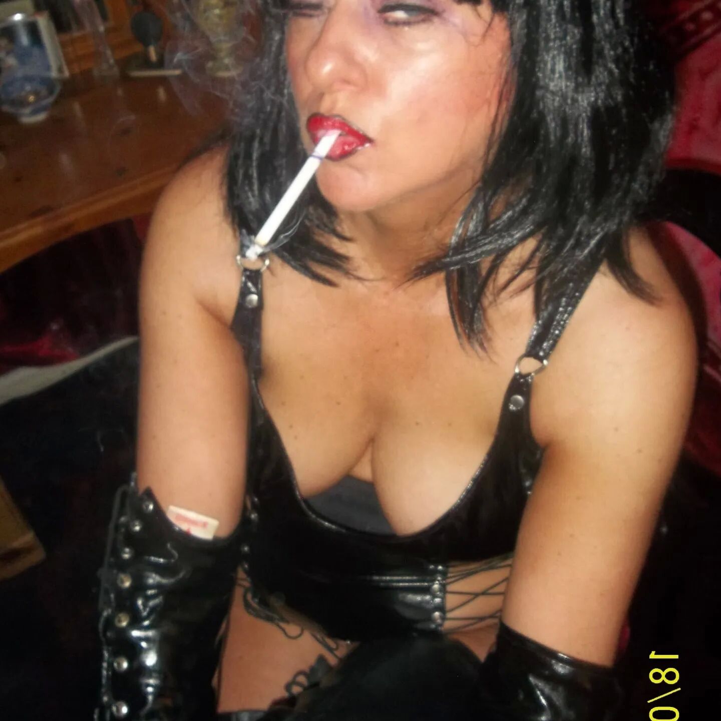 SHIRLEY SLUT 208