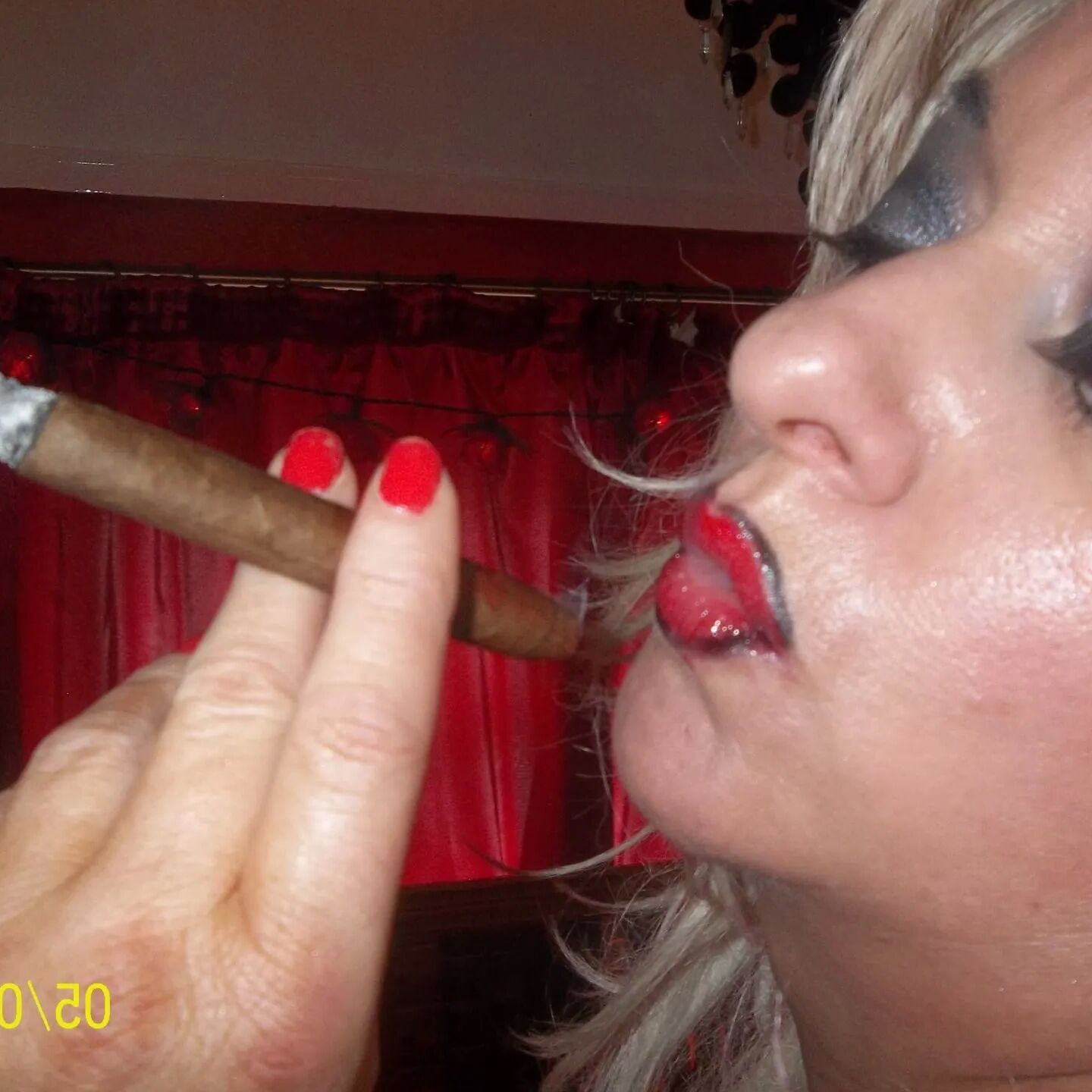 SHIRLEY SLUT 201