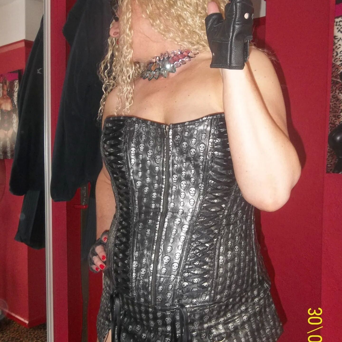 SHIRLEY SLUT 198