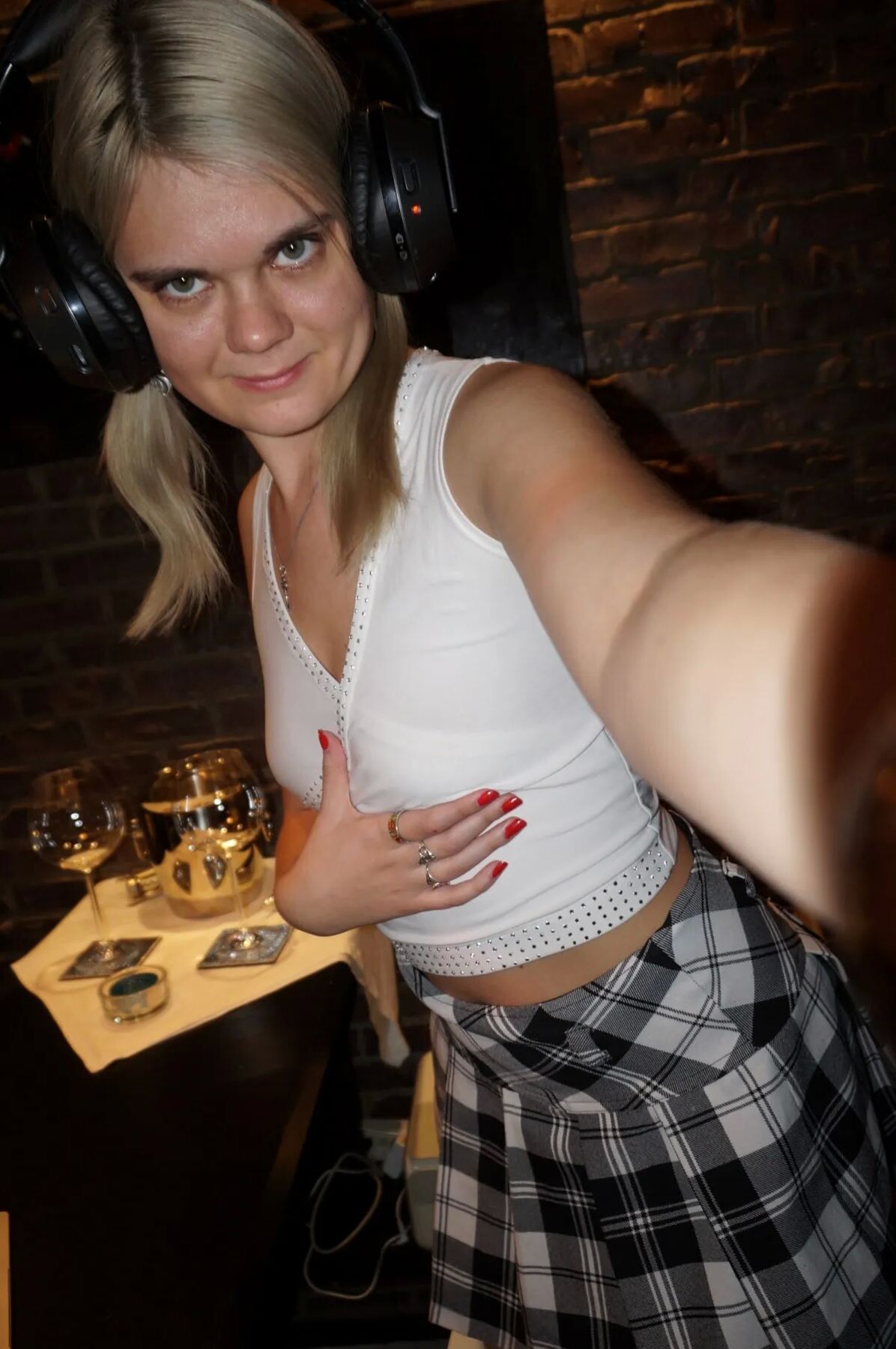 I'm experienced and horny, come watch me!