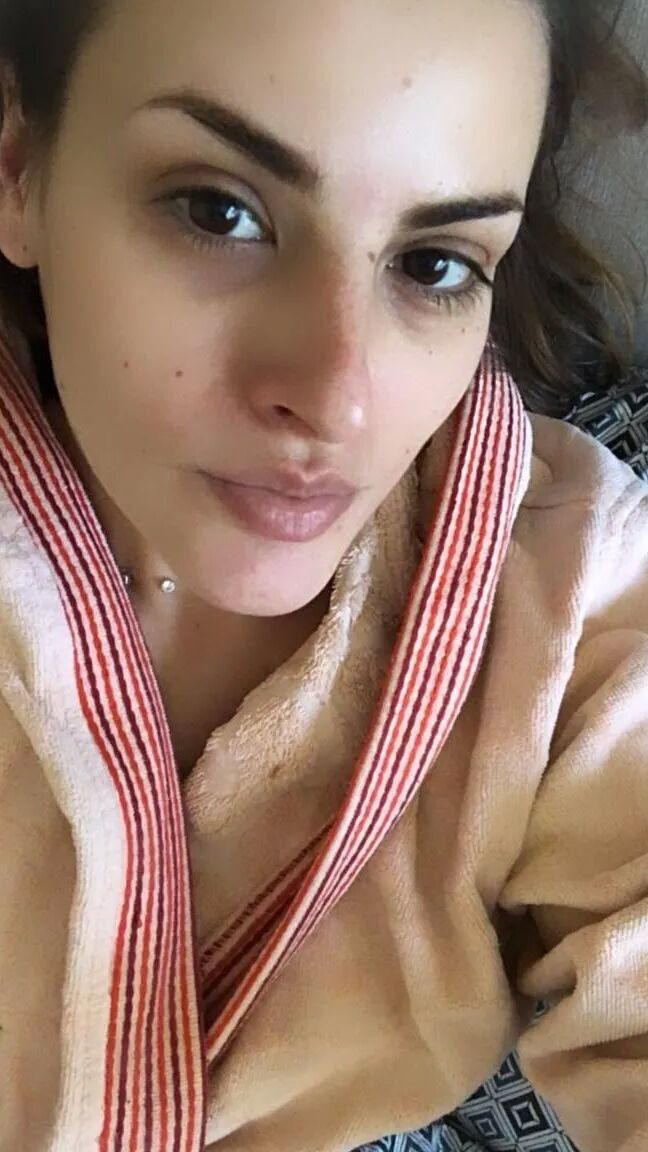 Natural beauty shares some of her selfies
