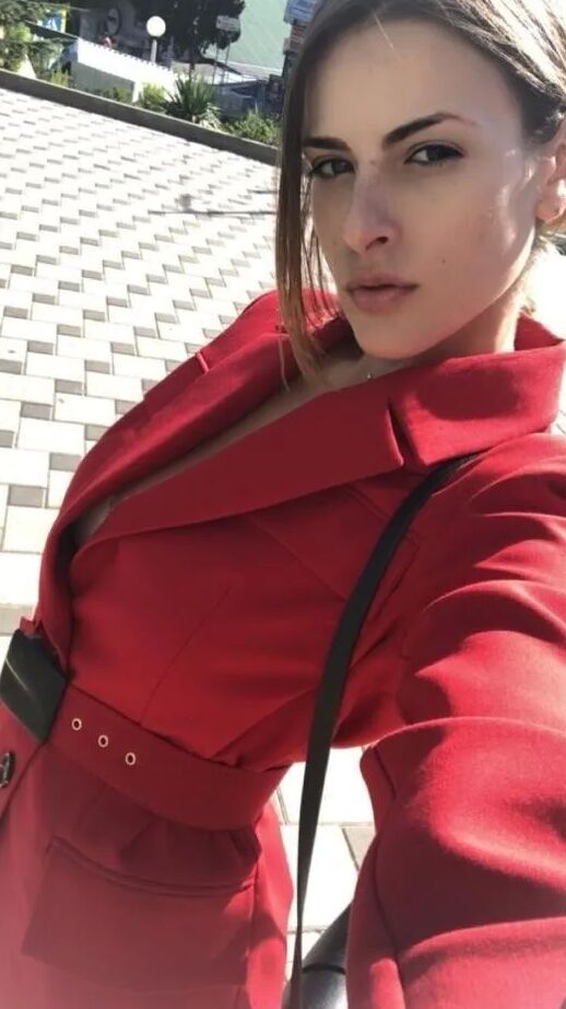 Natural beauty shares some of her selfies