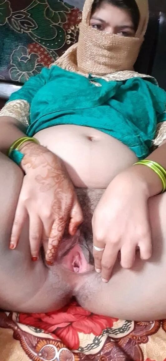 Hijab Muslim Aunty