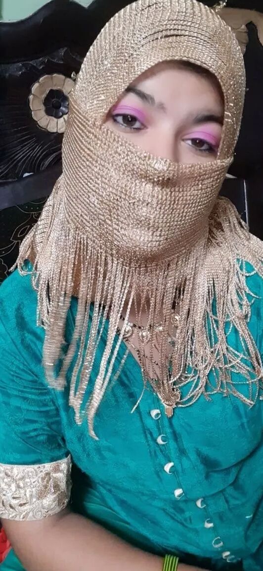 Hijab Muslim Aunty