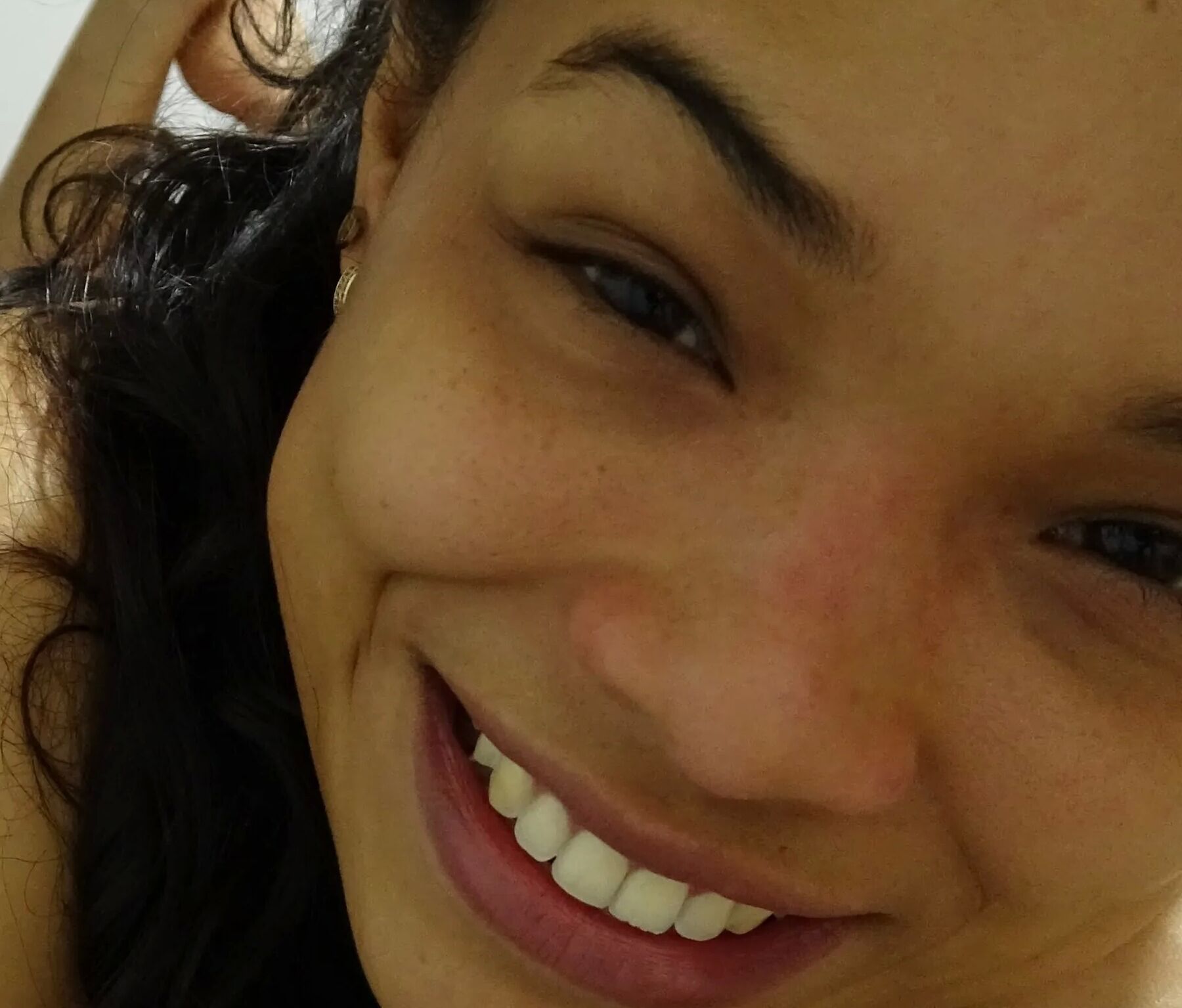 Beautiful smile, big ass!