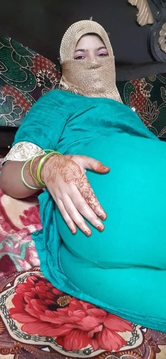 Hijab Muslim Aunty