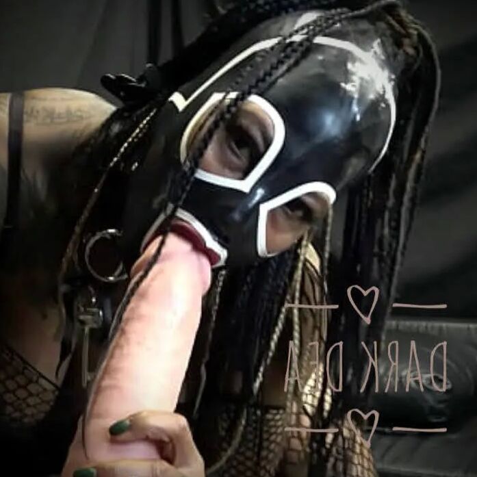 The Kinky Slut Queen "Dark Dea"