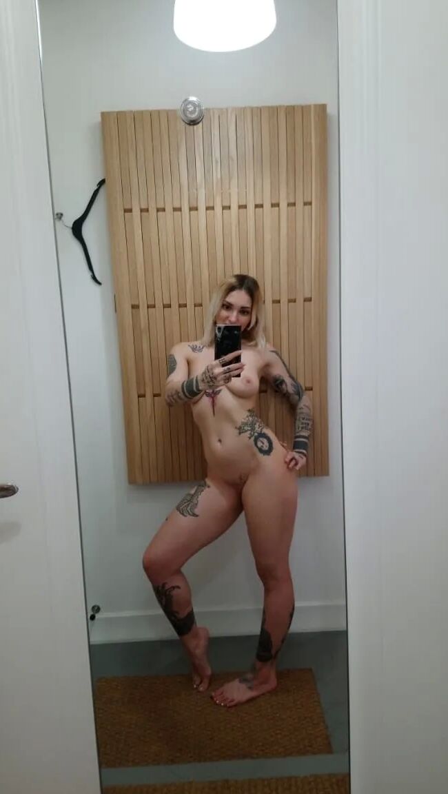 Busty girl with sexy curves takes nudes