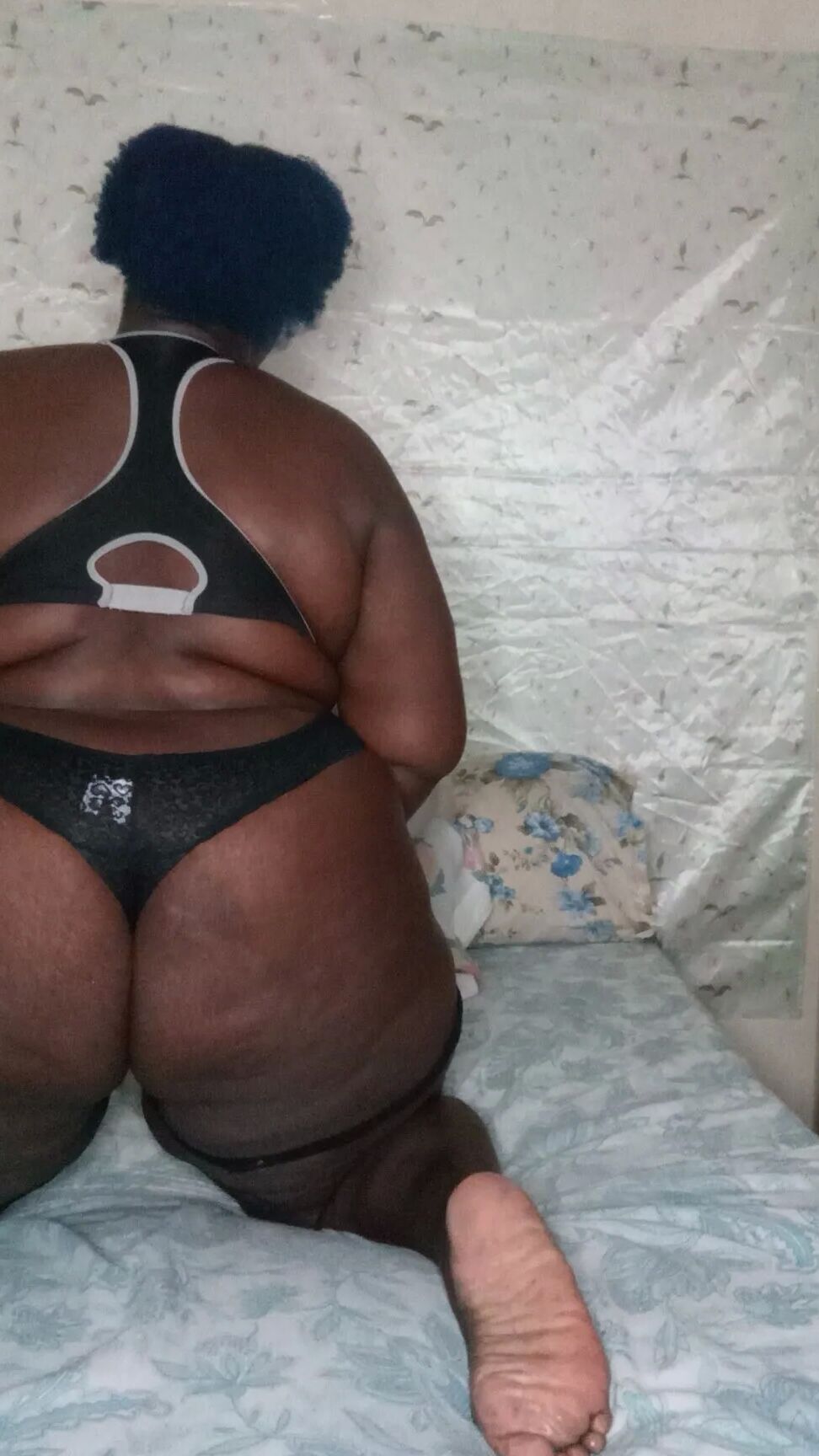 BBW with big ass and feet