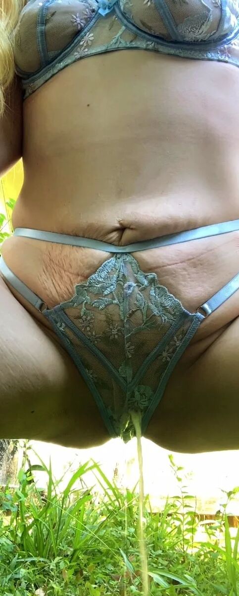 Publicly pissing my panties