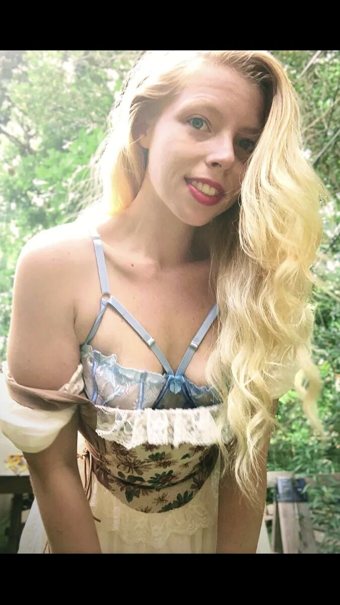 Publicly pissing my panties