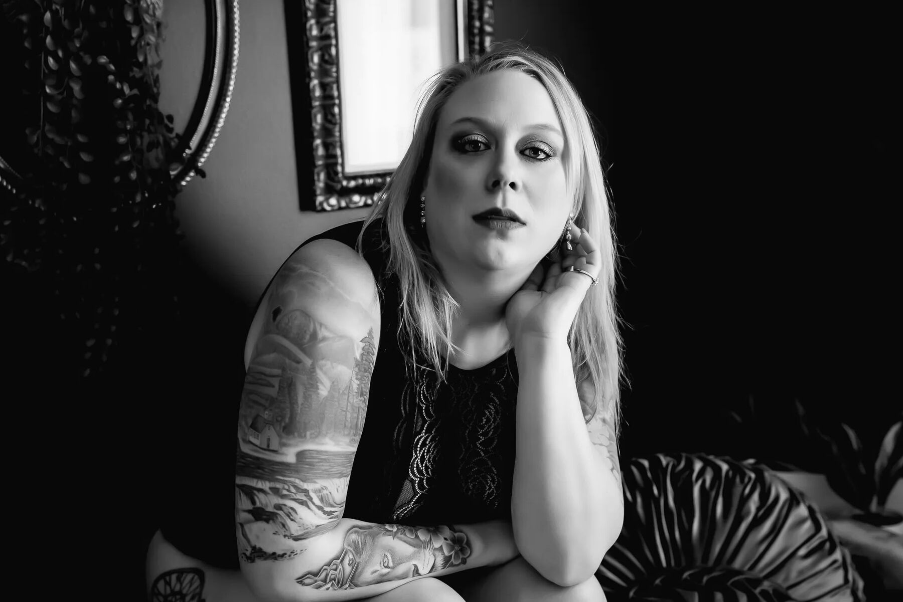 Boudoir model