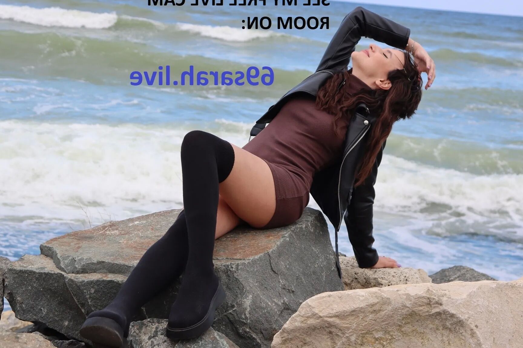 Hot ass walking on the beach