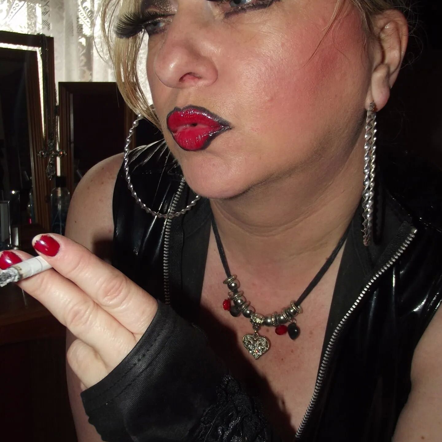 SHIRLEY SLUT 70