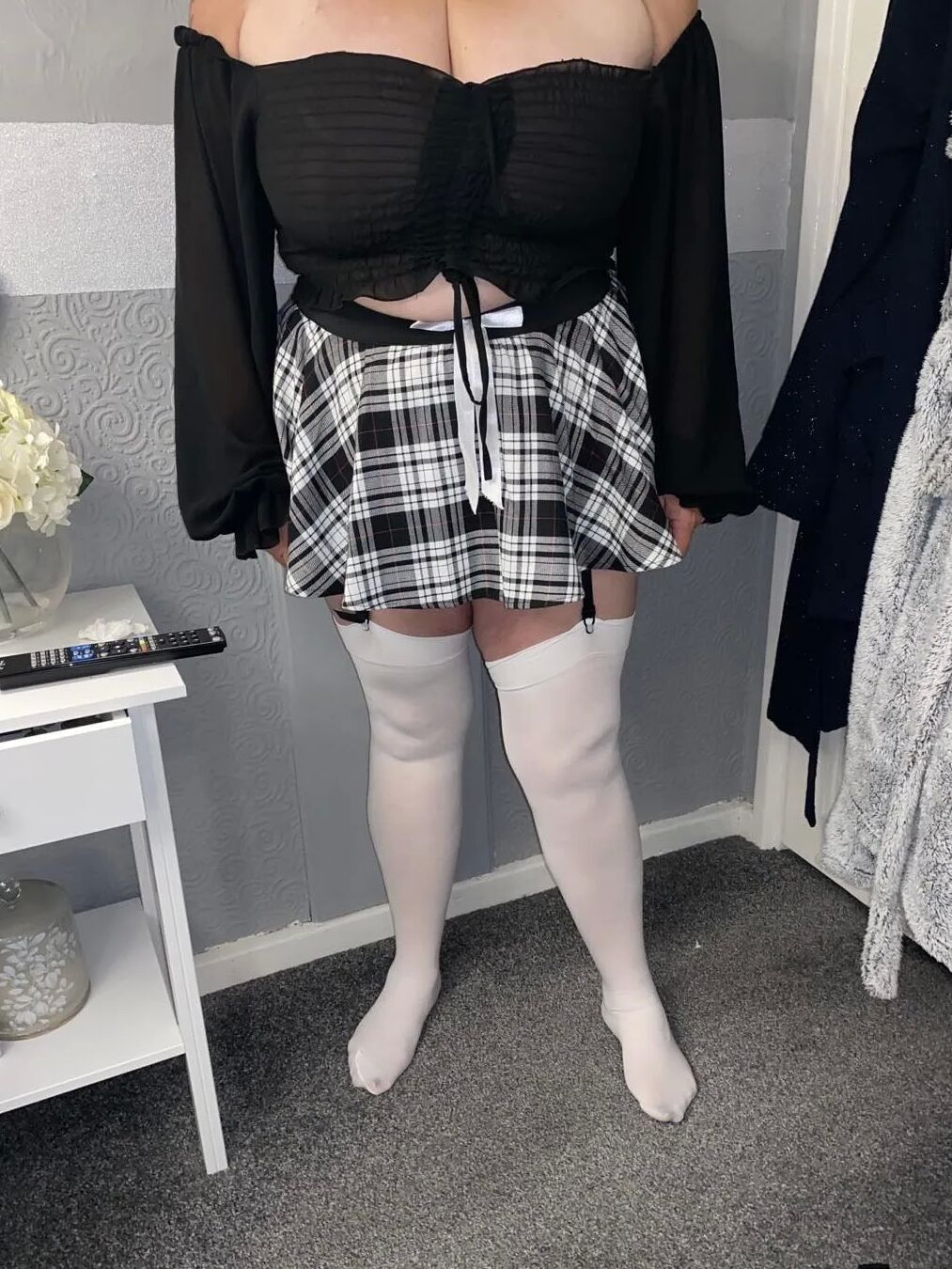 Sexy wife before getting her pussy fucked hard