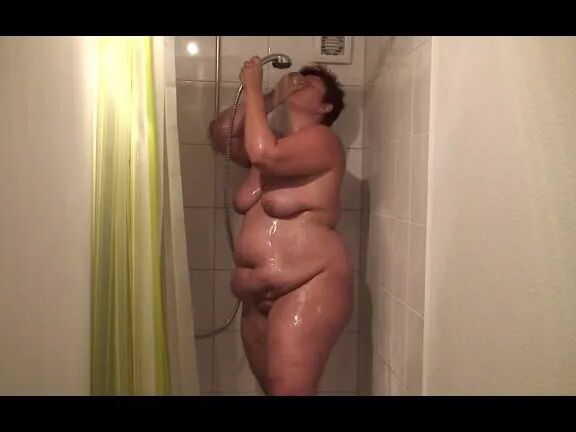 Pee girl