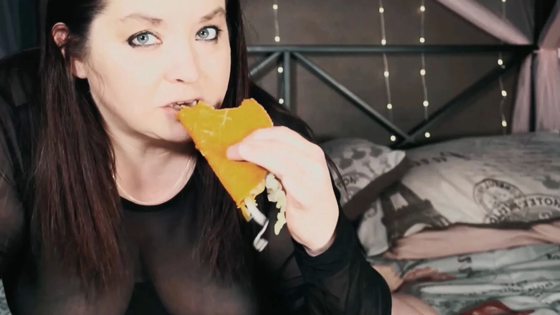 Beautiful Eyes Getting Fat Photoset