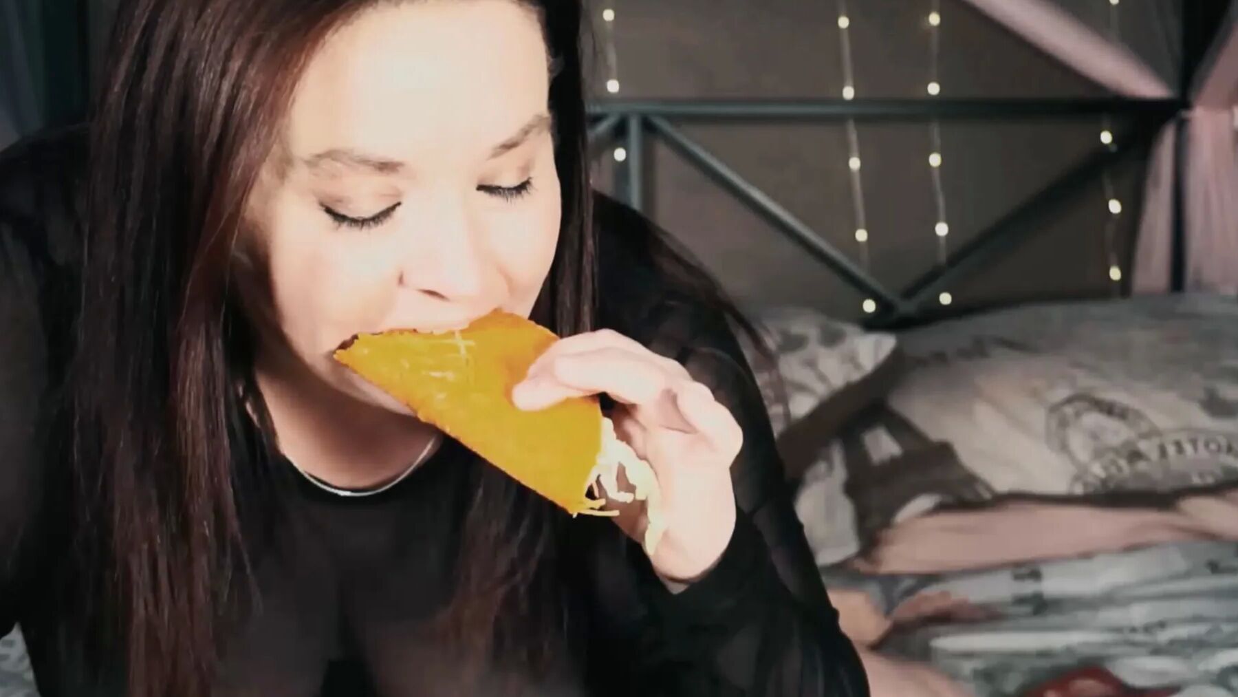 Beautiful Eyes Getting Fat Photoset