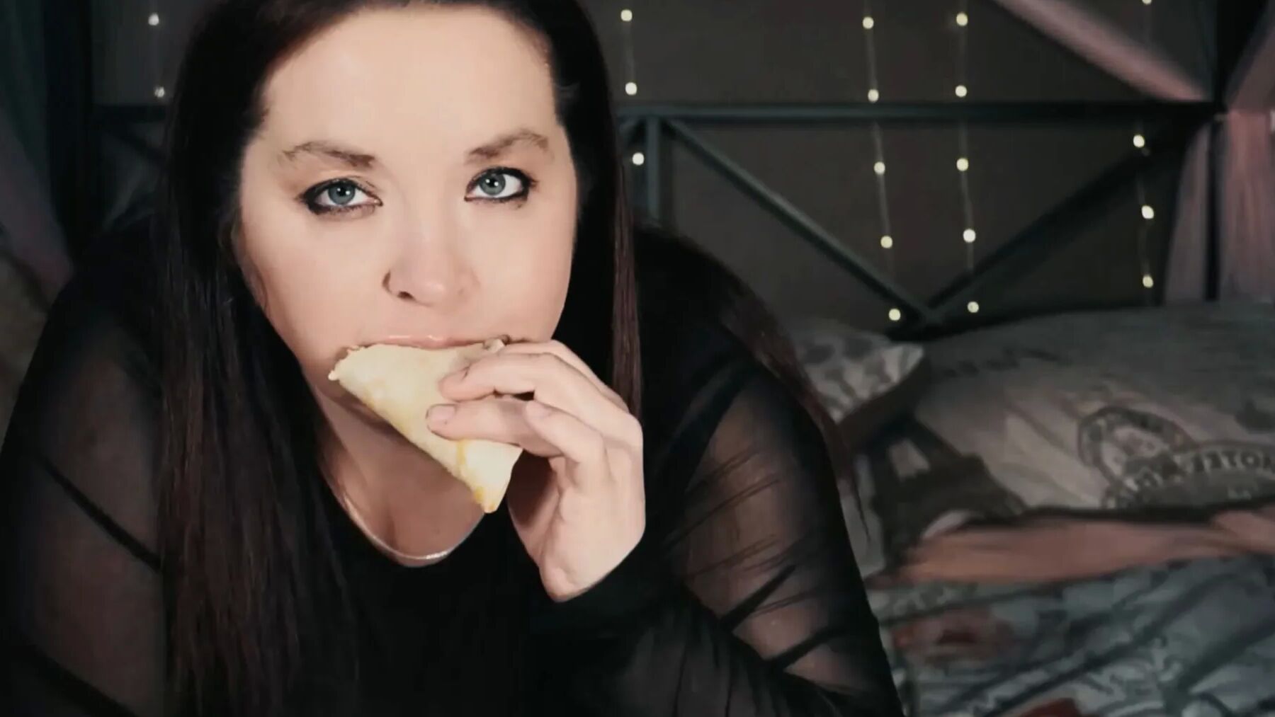 Beautiful Eyes Getting Fat Photoset