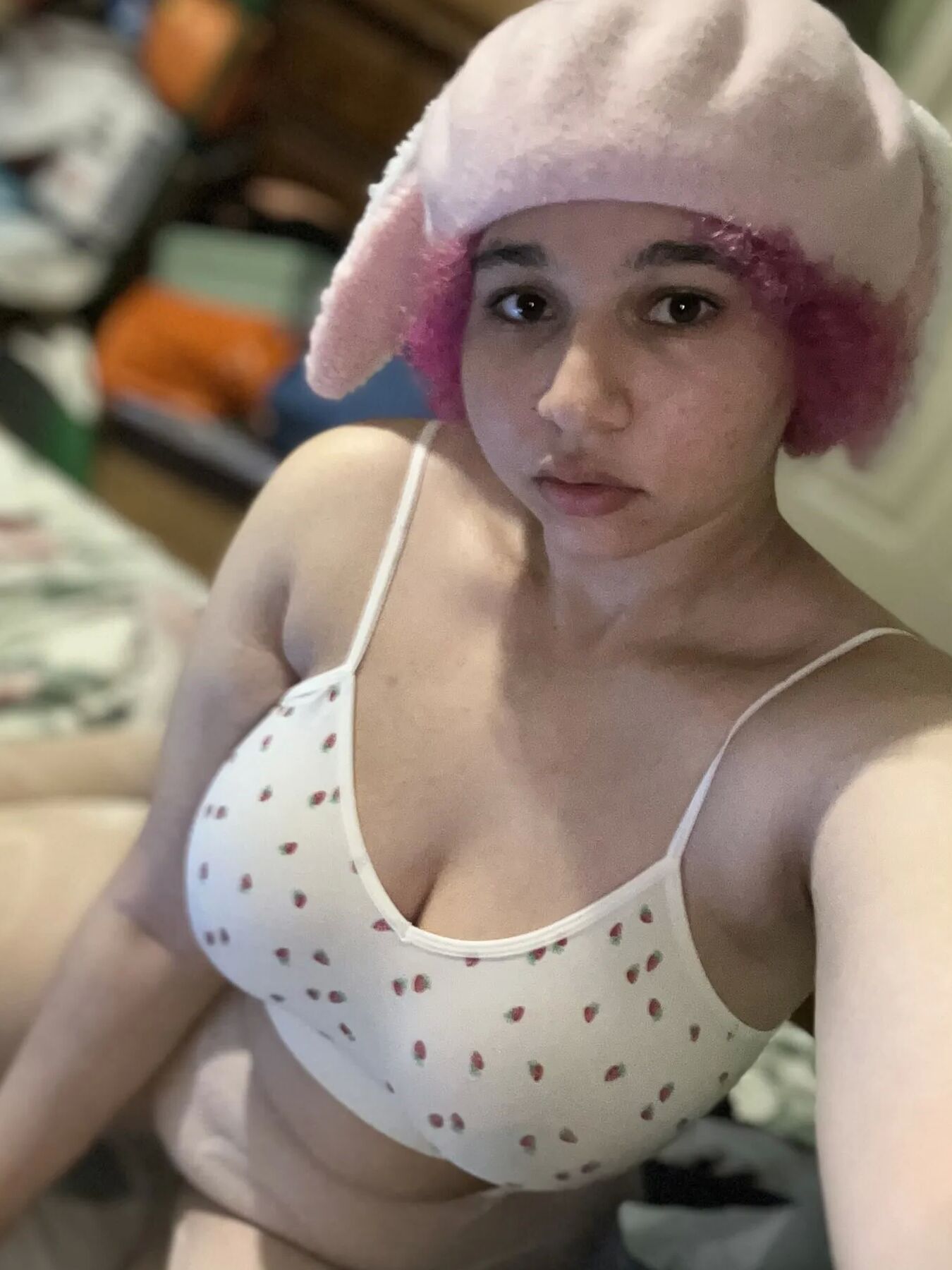 Chubby Bunny girl slut