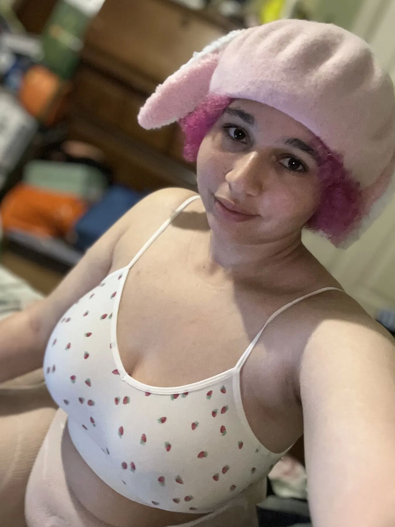 Chubby Bunny girl slut