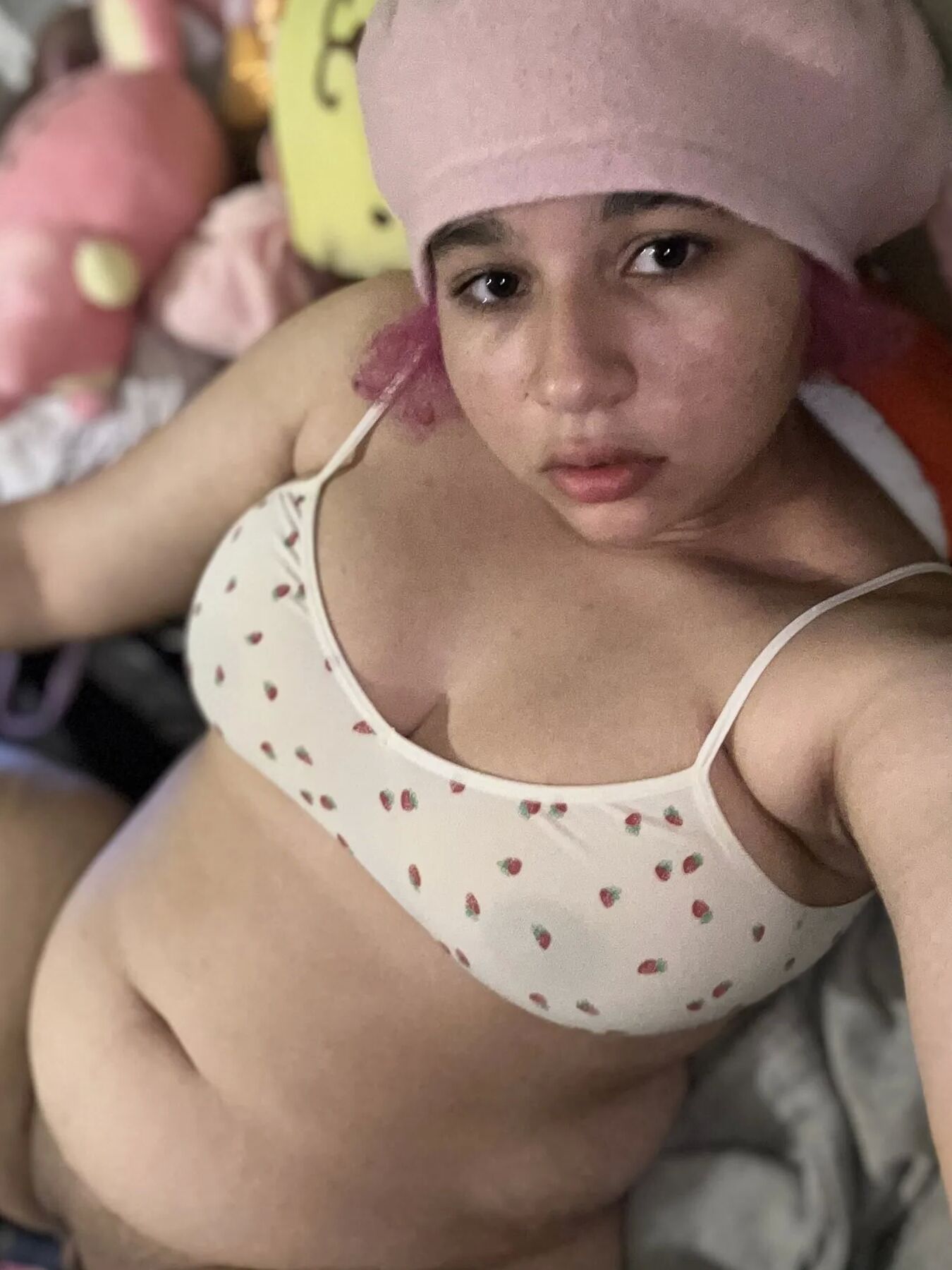 Chubby Bunny girl slut