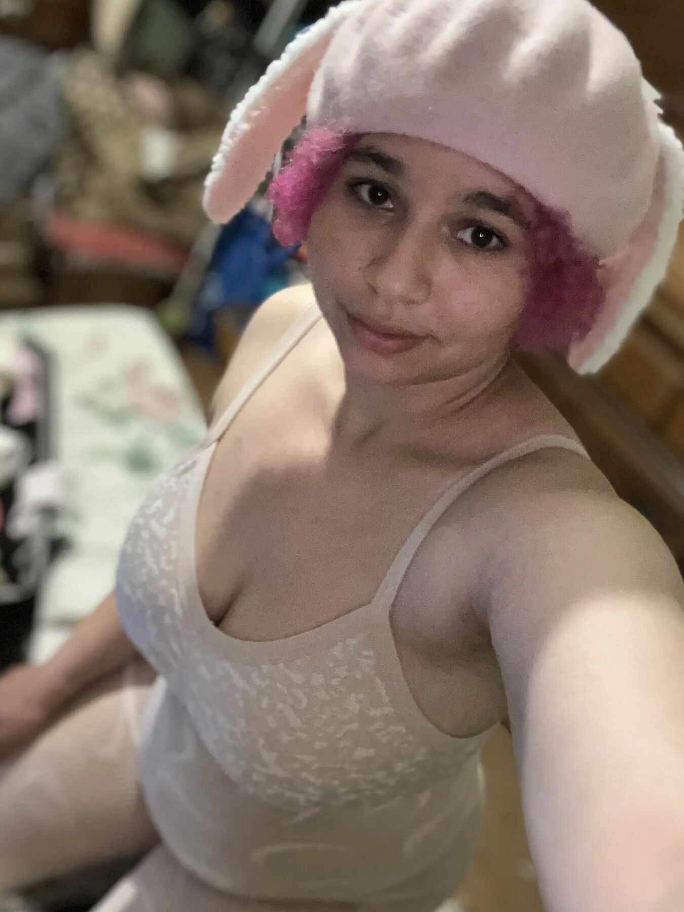 Chubby Bunny girl slut