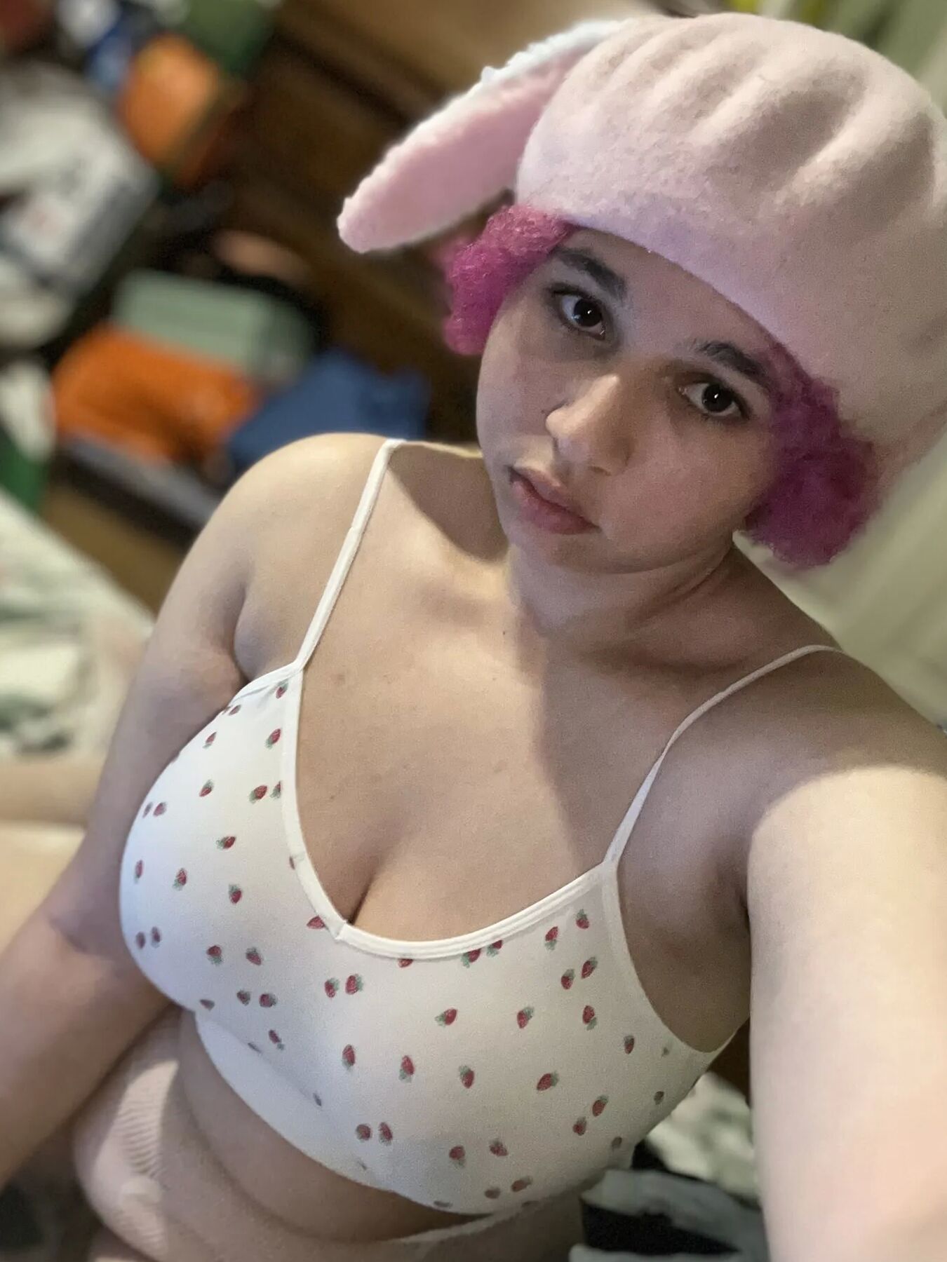 Chubby Bunny girl slut
