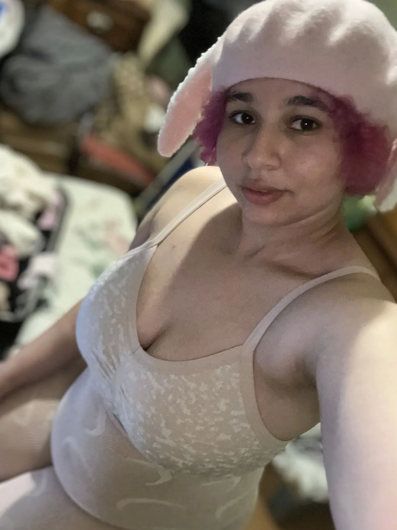 Chubby Bunny girl slut