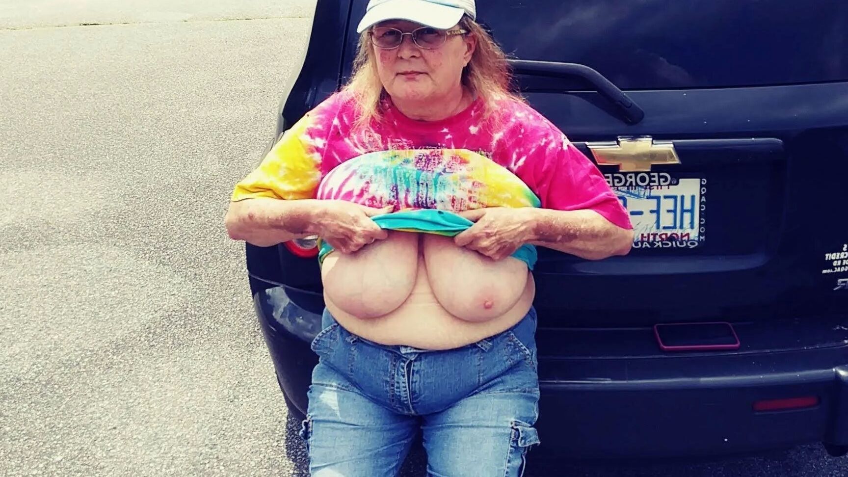 Sue Naked Again