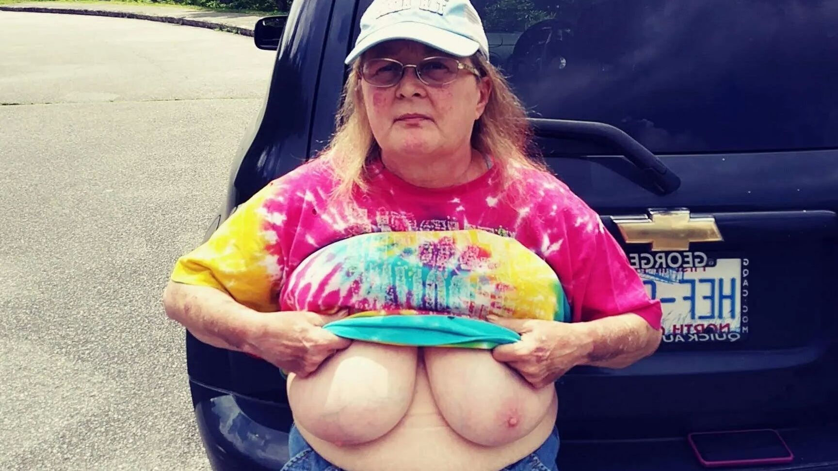 Sue Naked Again