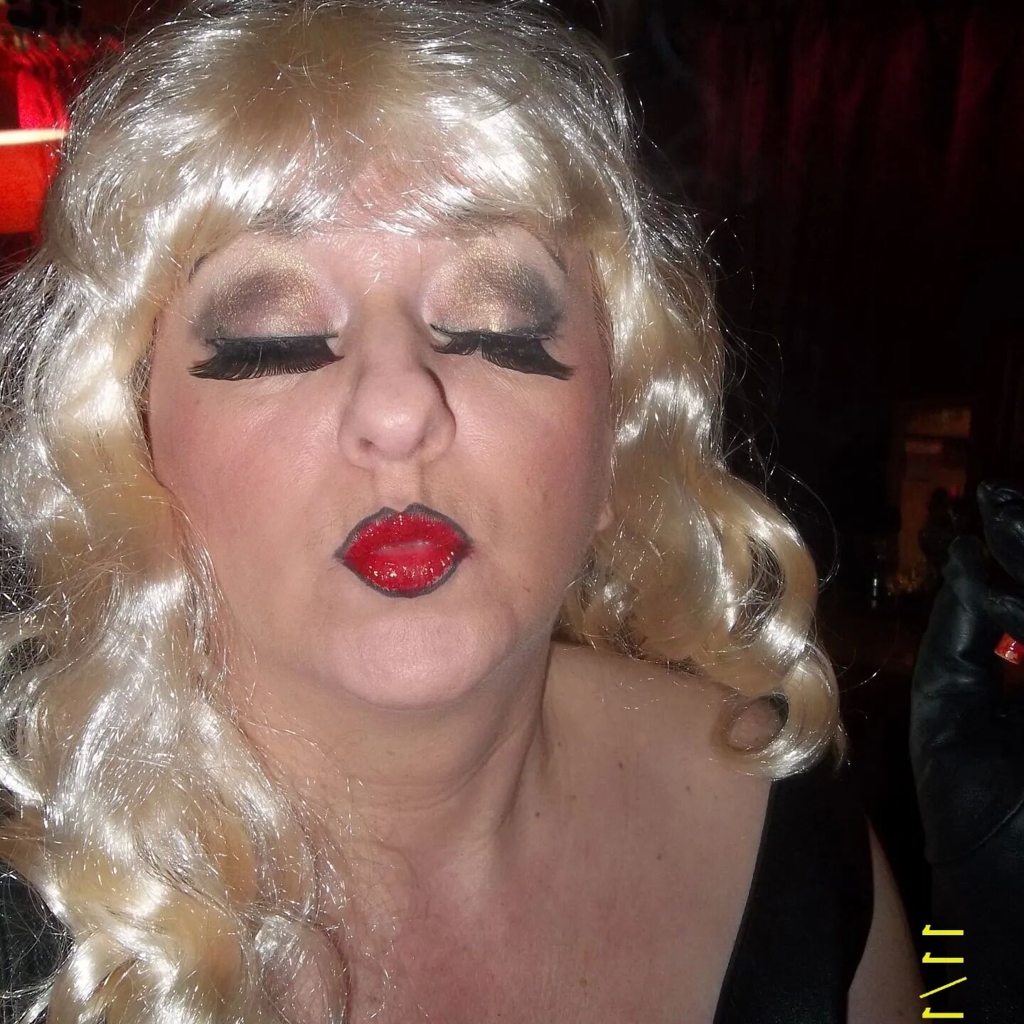 SHIRLEY SLUT 27