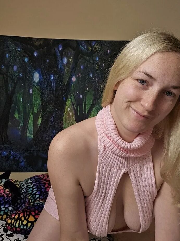 More fun in my Slutty Pink Dress - Mama_Foxx94