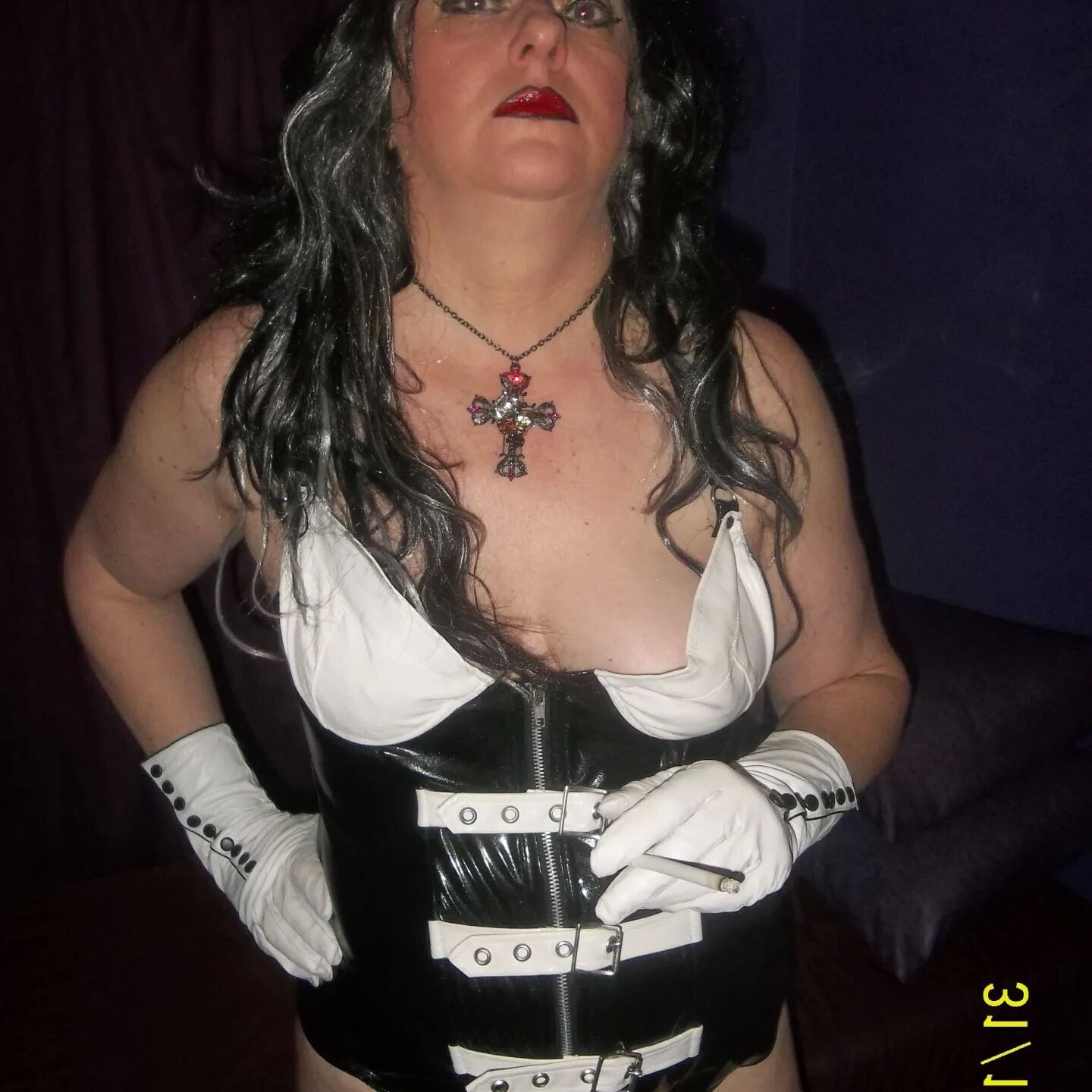 SHIRLEY SLUT 32