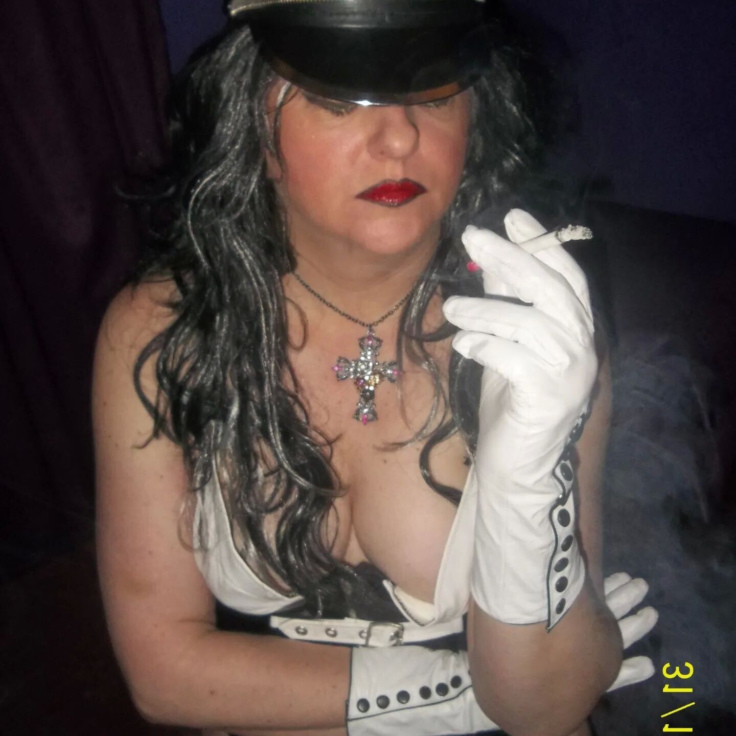 SHIRLEY SLUT 32