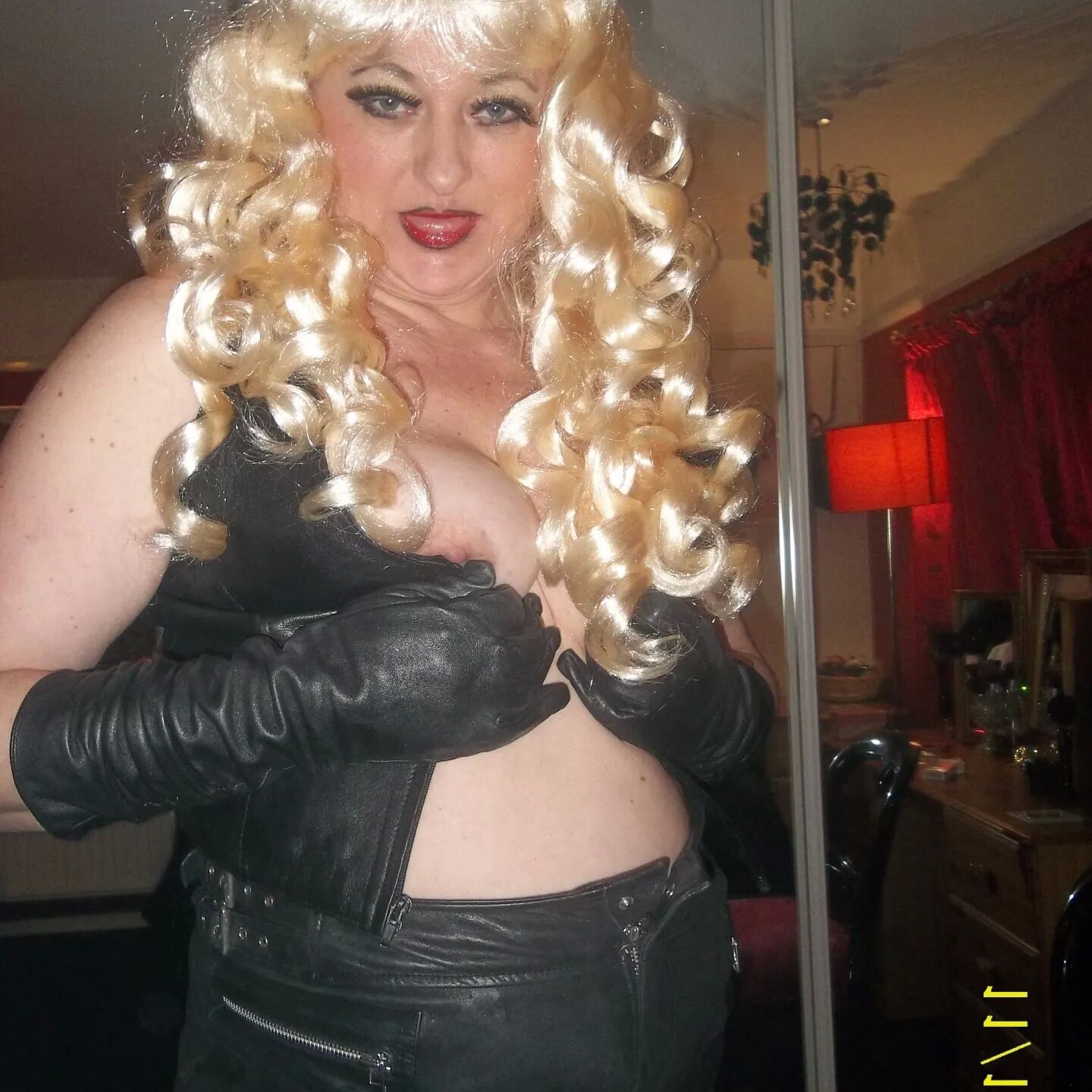 SHIRLEY SLUT 27