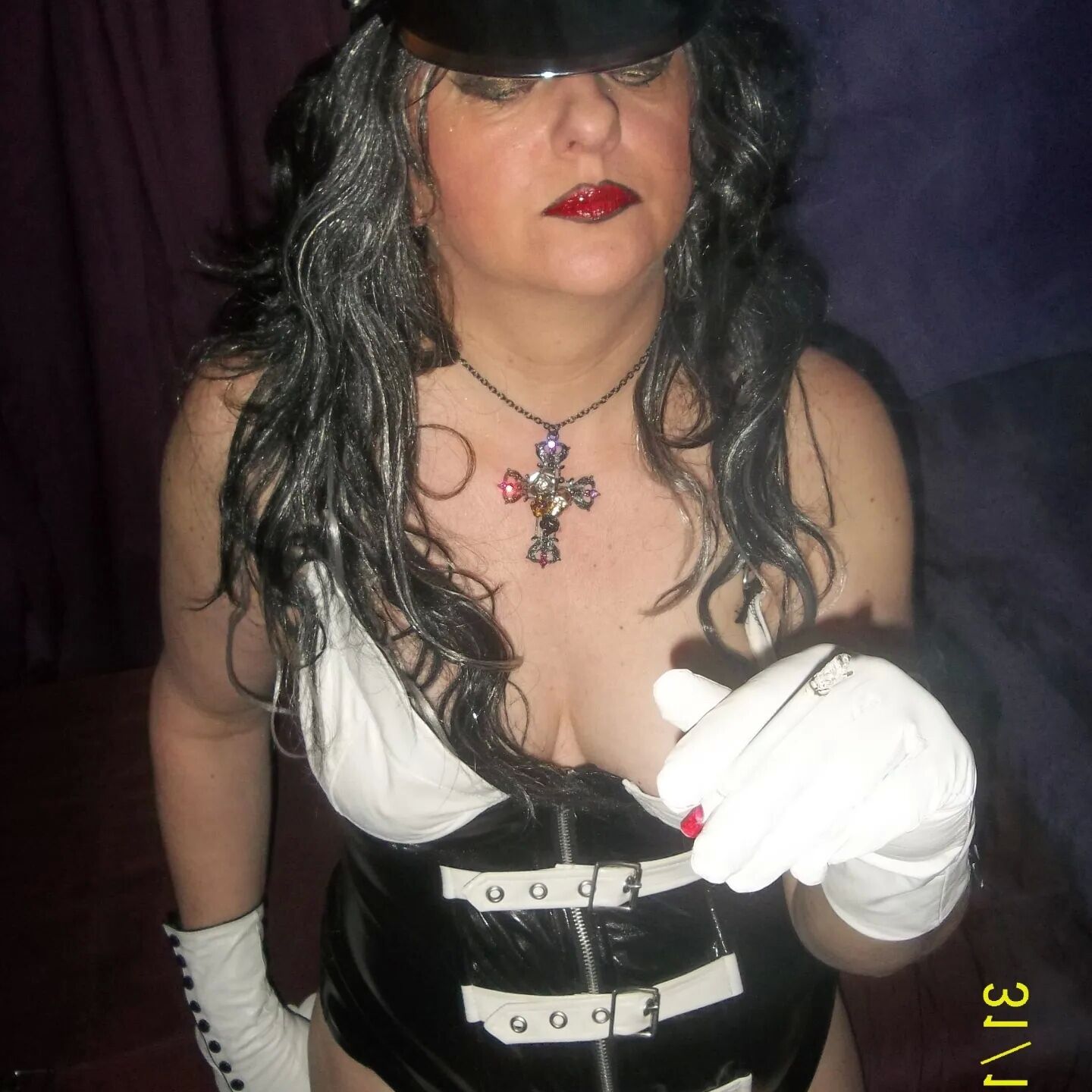 SHIRLEY SLUT 32