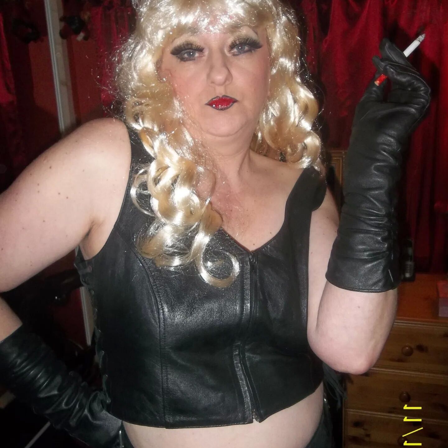 SHIRLEY SLUT 27