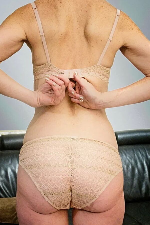 Femdom sissy chastity de 3150-3250