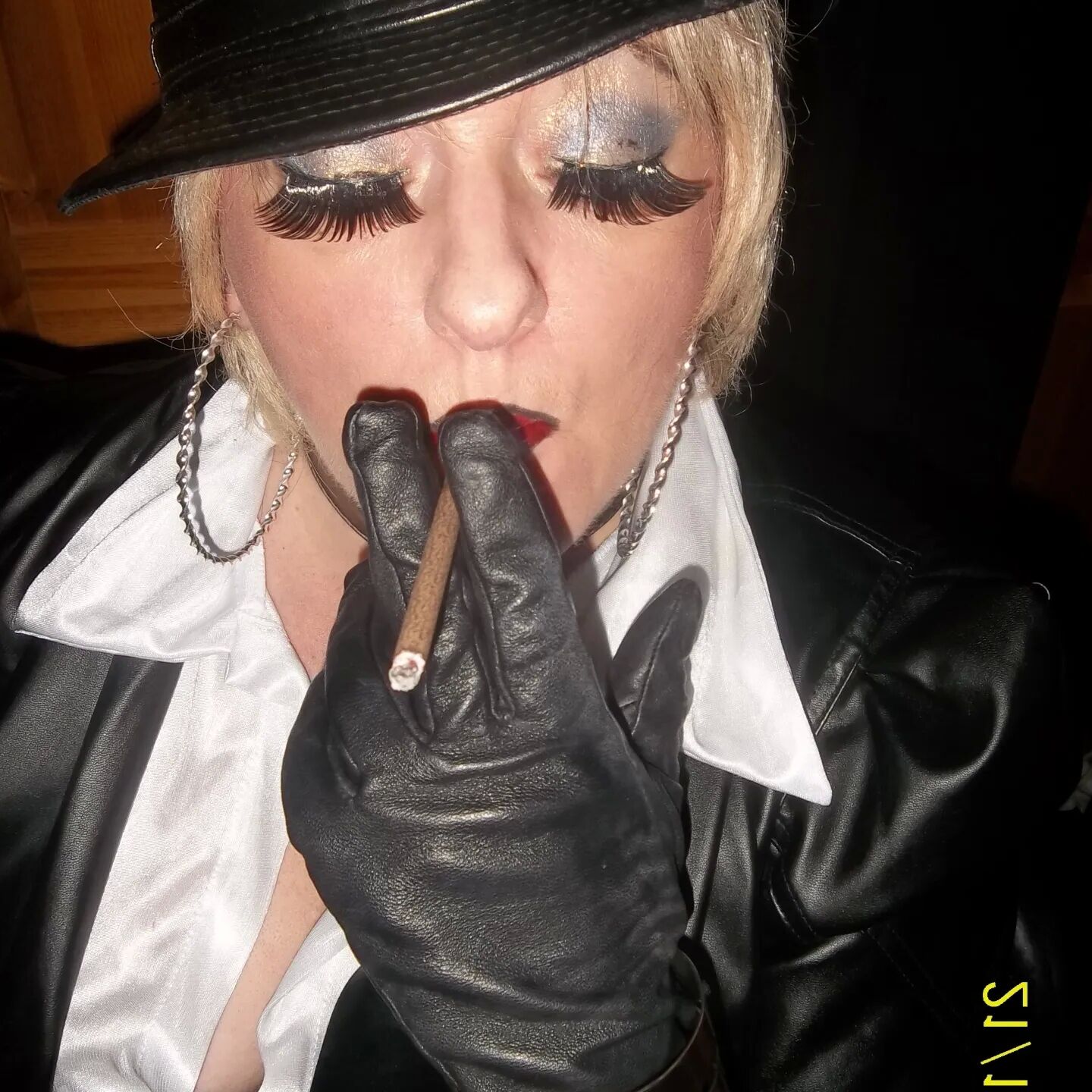 SHIRLEY SLUT 15