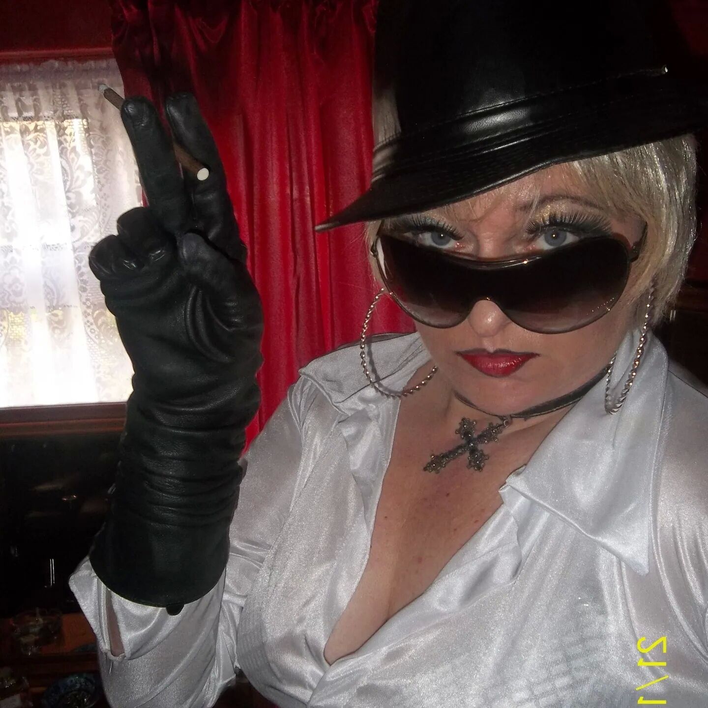 SHIRLEY SLUT 15