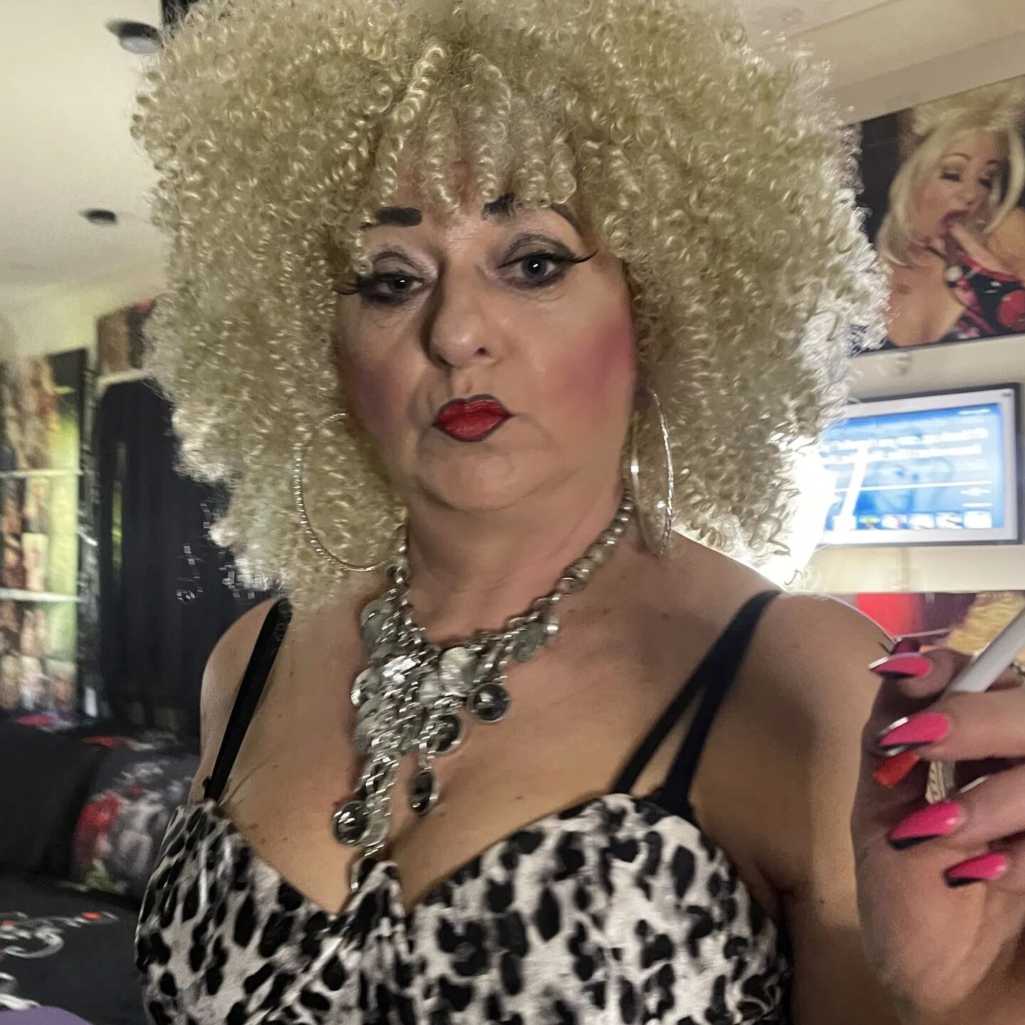 SHIRLEY MY SMOKING HOT WIFE