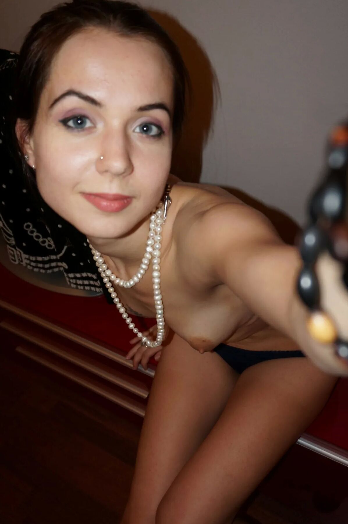 Cute brunette loves to pose naked for you