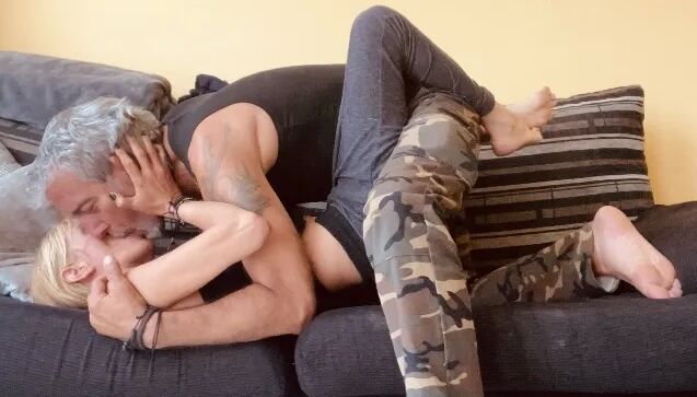 EATING PUSSY AND 69 - Video ROMANTIC SEX 2