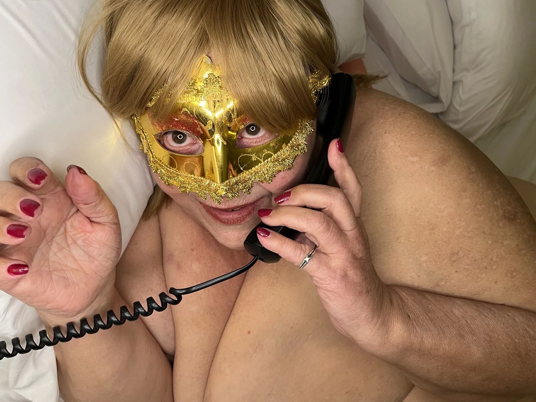 Fat grandma having orgasm on the hot phone line